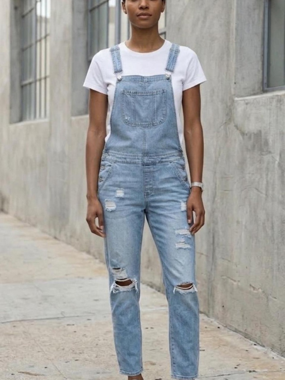 American Eagle Tomgirl Overalls Women's Size S Distressed Denim Light Wash Jeans